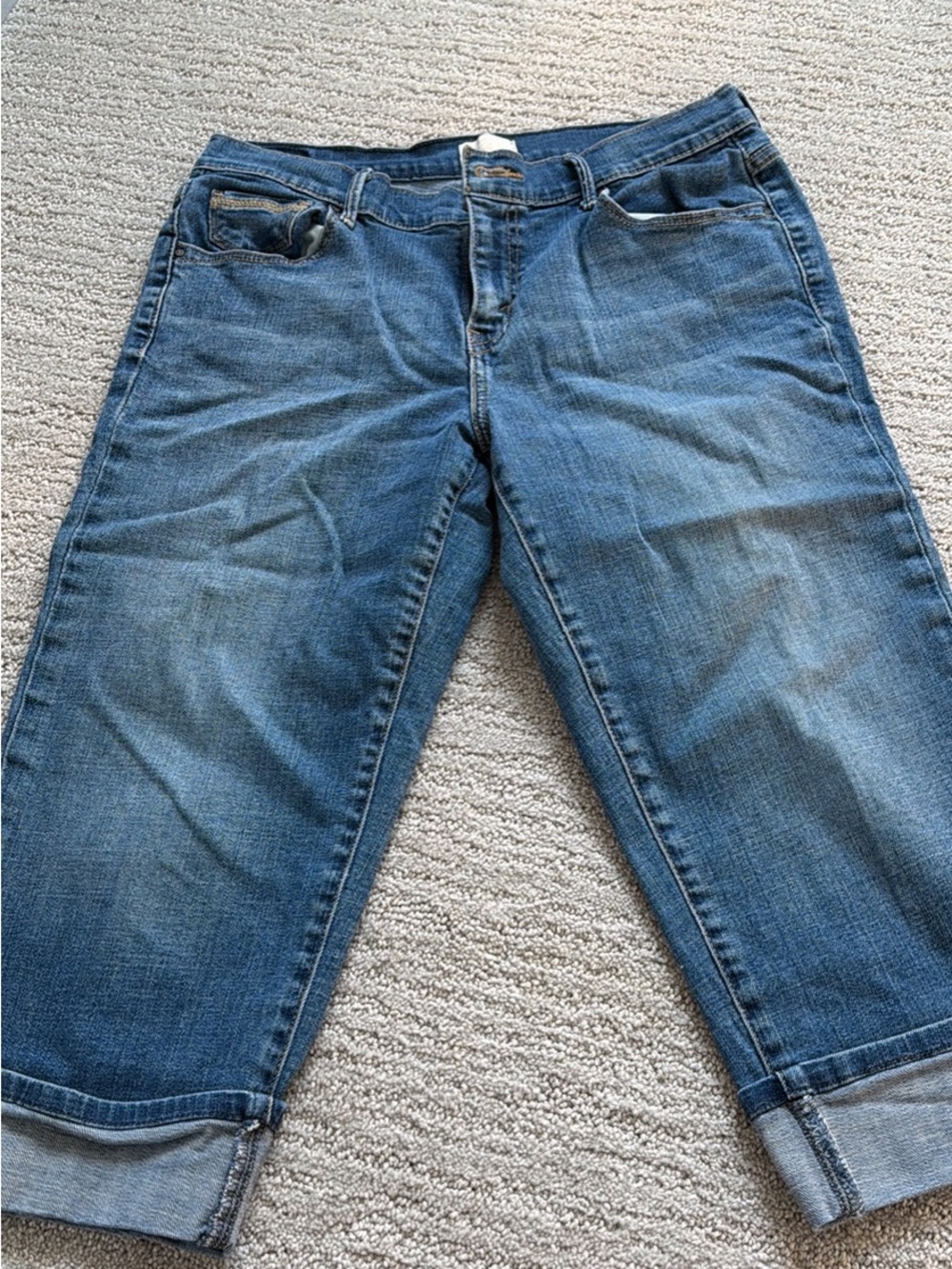 Women's Levi Capris Size 8